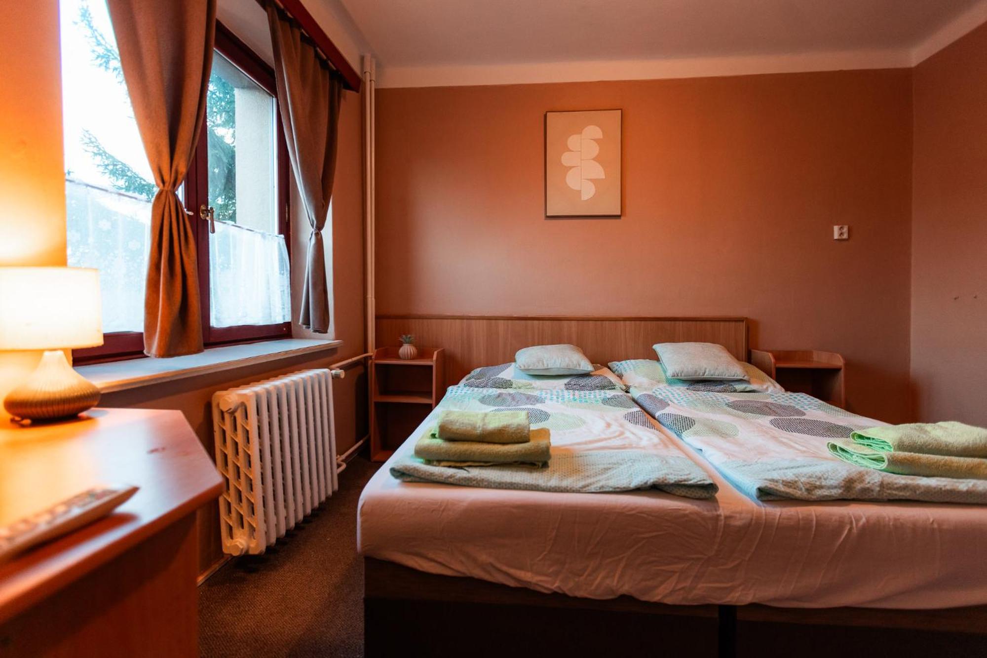 Hotel Rozkos Česká Skalice Екстериор снимка